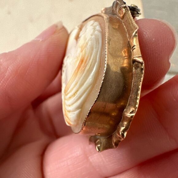 Antique Highly Detailed Shell Carved Cameo Brooch - Picture 9 of 12
